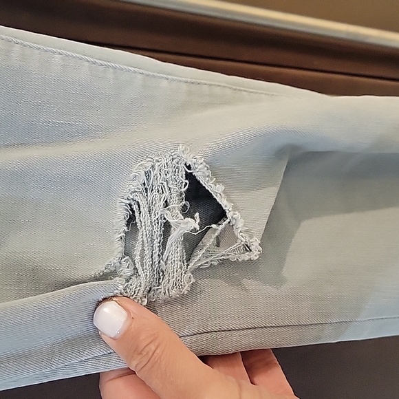 JOE'S JEANS RIPPED AND FRAYED - Picture 7 of 14